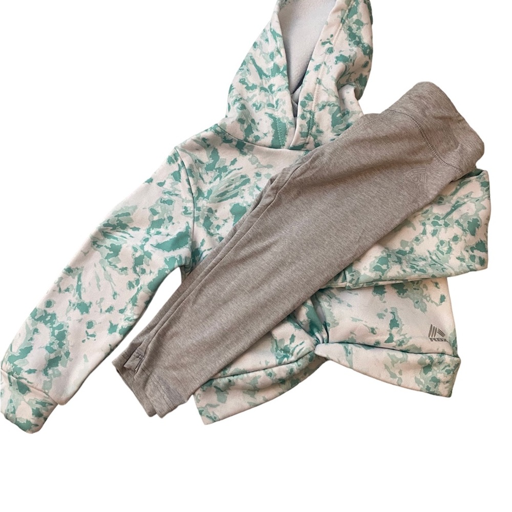 Adorable cropped sweatshirt and athletic legging set size 4t.